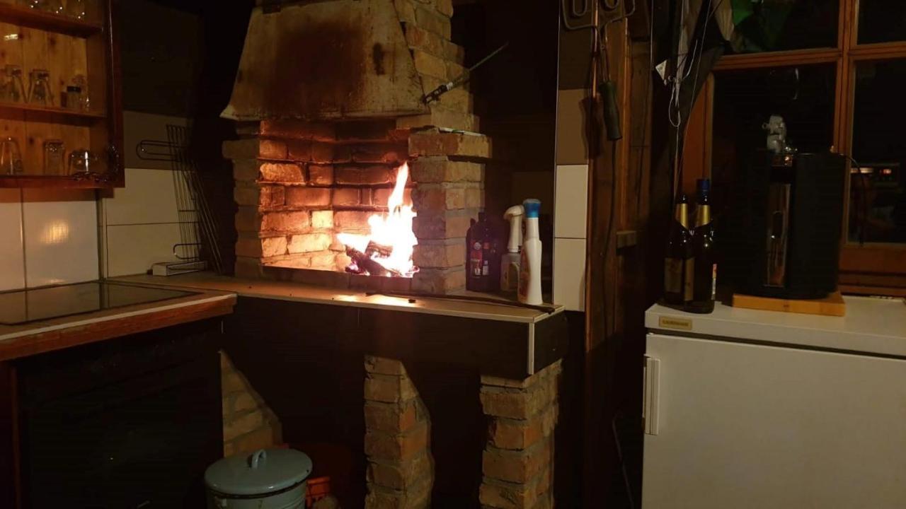 Ferienhaus Mit 2 Fewo In Mecklenburg Apartment Wesenberg Luaran gambar