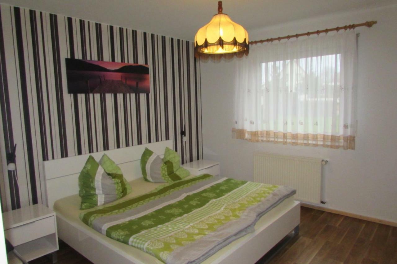 Ferienhaus Mit 2 Fewo In Mecklenburg Apartment Wesenberg Luaran gambar